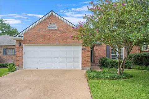 9411 Stonebridge Dr, College Station, TX 77845