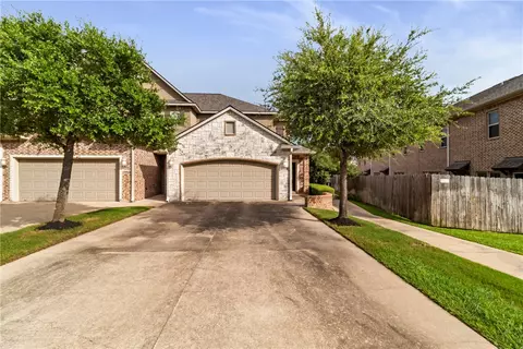 2200 Crescent Pointe Pkwy, College Station, TX 77845