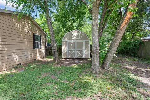 Exterior - 1101 E 27th St, Bryan, TX 77803 photo 2 of 3