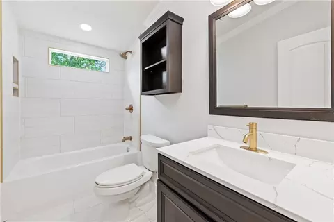 Bath - 1101 E 27th St, Bryan, TX 77803 photo 3 of 3