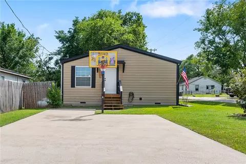Exterior - 1101 E 27th St, Bryan, TX 77803 photo 3 of 3