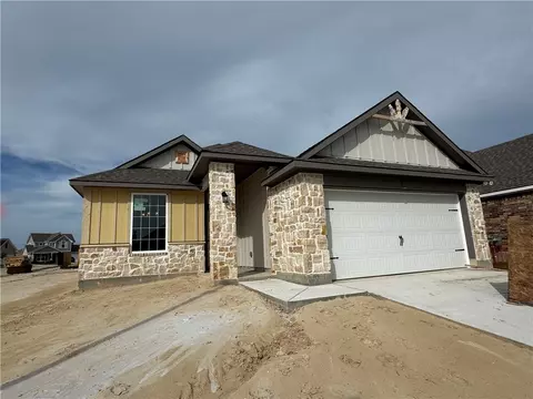 6101 Pocono Dr, College Station, TX 77845