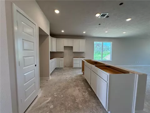 5657 Fox Bluff Dr, Bryan, TX 77807 photo 4