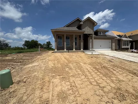 5657 Fox Bluff Dr, Bryan, TX 77807