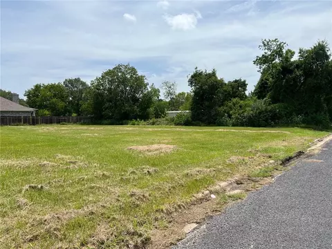 501 Legion Ct, Bryan, TX 77803 photo 2