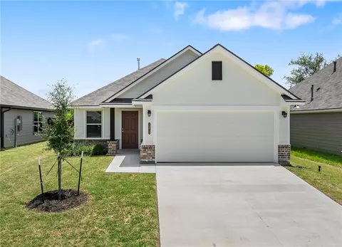 1212 Highgarden Dr, Navasota, TX 77868