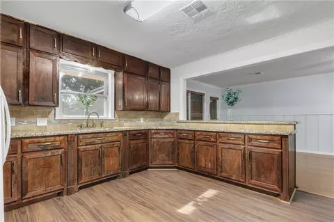 1105 E 30th St, Bryan, TX 77802 photo 11