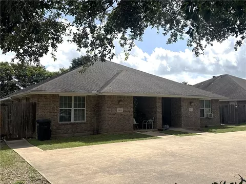 3809-11 Oldenburg Ln, College Station, TX 77845
