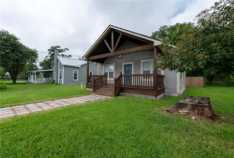 203 N Texas St, Madisonville, TX 77864