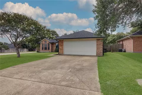 Exterior - 2101 Pebblebrook Ln, Bryan, TX 77807 photo 2 of 7