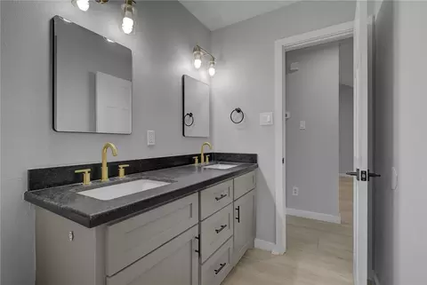 Bath - 2101 Pebblebrook Ln, Bryan, TX 77807 photo 6 of 6