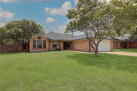 2101 Pebblebrook Ln, Bryan, TX 77807
