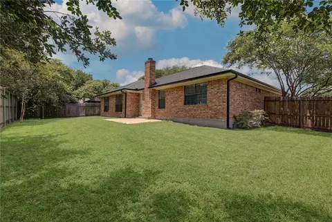 Exterior - 2101 Pebblebrook Ln, Bryan, TX 77807 photo 4 of 7