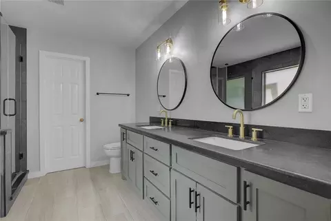 Bath - 2101 Pebblebrook Ln, Bryan, TX 77807 photo 1 of 6