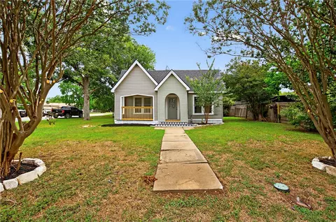 1001 N Banks St, Caldwell, TX 77836