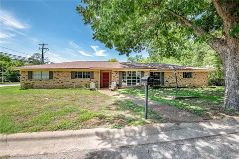 210 S Harvey St, Caldwell, TX 77836
