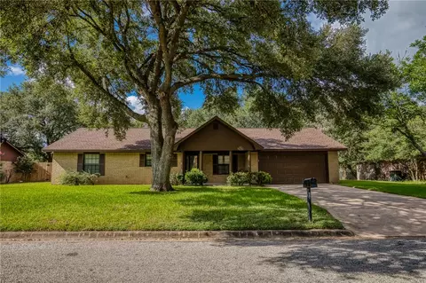 110 Meadow Dr, Bellville, TX 77418