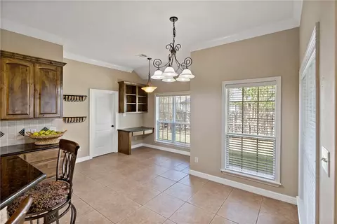 3703 Park Crest Dr, Bryan, TX 77802 photo 8