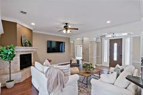 3703 Park Crest Dr, Bryan, TX 77802 photo 5