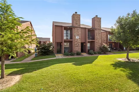 904 University Oaks 56, College Station, TX 77840