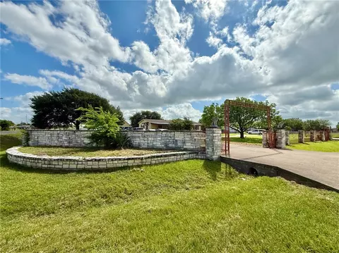 3186 Moonlight Dr, Bryan, TX 77808 photo 3