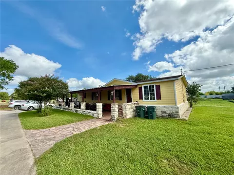 3186 Moonlight Dr, Bryan, TX 77808