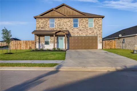 2201 Spyglass Dr, Navasota, TX 77868