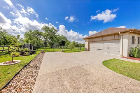 5000 Angel Ln, Bryan, TX 77808 photo 7