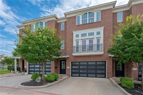 220 Tarrow St, College Station, TX 77840
