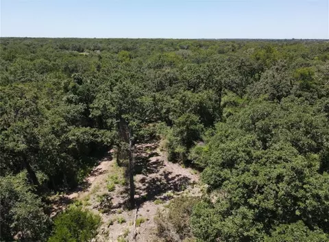 548 Hughes Cutoff Rd, Hearne, TX 77859