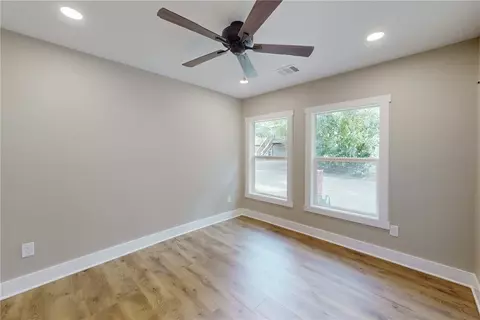 Bedroom - 913 Travis St, Bryan, TX 77803 photo 5 of 6