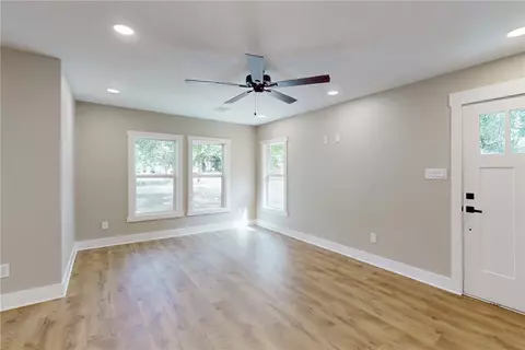 Living - 913 Travis St, Bryan, TX 77803 photo 3 of 5