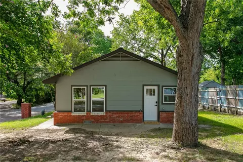 Exterior - 913 Travis St, Bryan, TX 77803 photo 5 of 5
