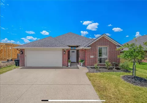 1011 Dove Chase Ln, College Station, TX 77845