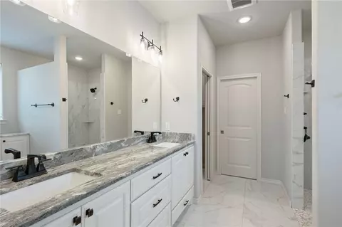 Bath - 3000 Teller Dr, Bryan, TX 77808 photo 2 of 6