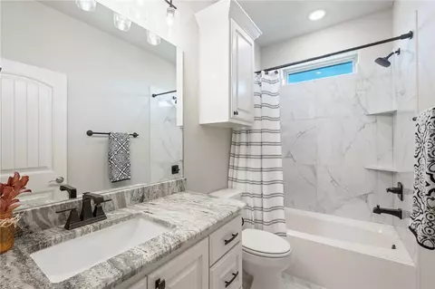 Bath - 3000 Teller Dr, Bryan, TX 77808 photo 6 of 6