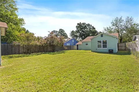 Exterior - 202 Bizzell St, Bryan, TX 77801 photo 5 of 5