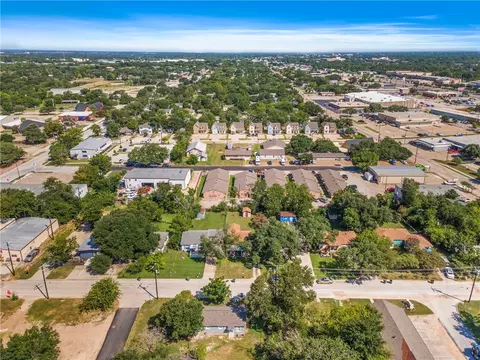 View/Area - 202 Bizzell St, Bryan, TX 77801 photo 2 of 8