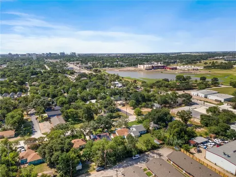 View/Area - 202 Bizzell St, Bryan, TX 77801 photo 6 of 8