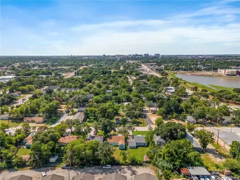 View/Area - 202 Bizzell St, Bryan, TX 77801 photo 5 of 8