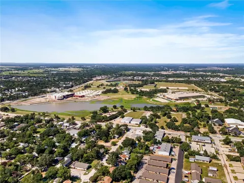 View/Area - 202 Bizzell St, Bryan, TX 77801 photo 8 of 8