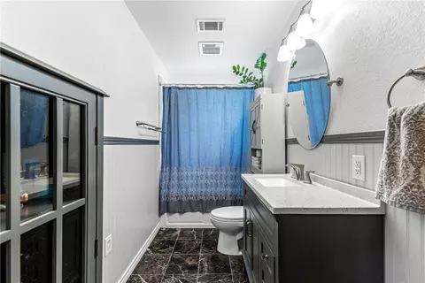 Bath - 202 Bizzell St, Bryan, TX 77801 photo 1 of 2