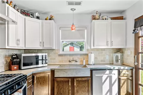 Kitchen - 202 Bizzell St, Bryan, TX 77801 photo 3 of 5