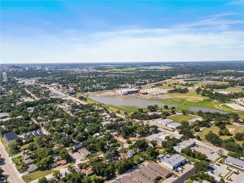 View/Area - 202 Bizzell St, Bryan, TX 77801 photo 7 of 8