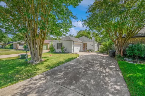 8108 Butler Ridge Dr, College Station, TX 77845