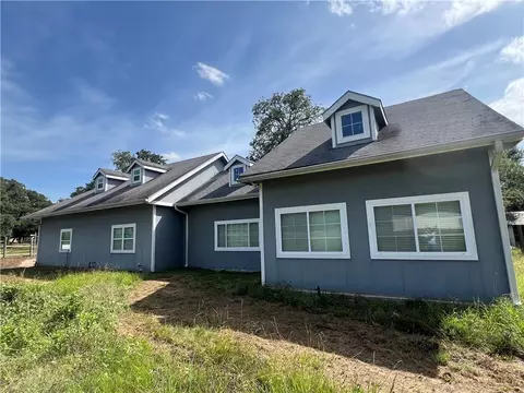 1059 Daisy Ln, Caldwell, TX 77836