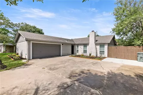 4401 Kingsdale Dr, Bryan, TX 77802