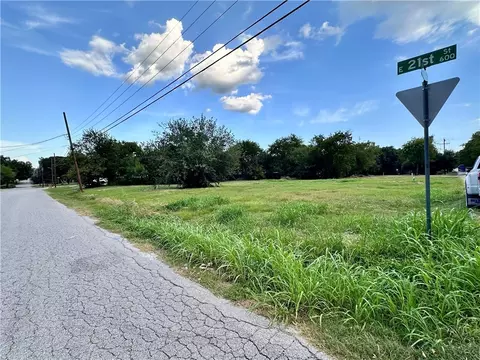 601 E 21st St, Bryan, TX 77803 photo 6