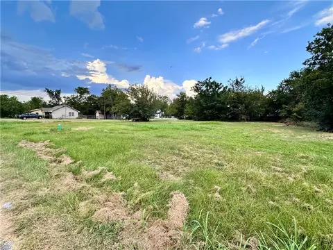 601 E 21st St, Bryan, TX 77803 photo 5