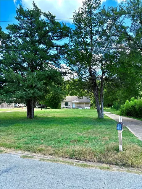 1111 Boulevard St, Bryan, TX 77803 photo 8